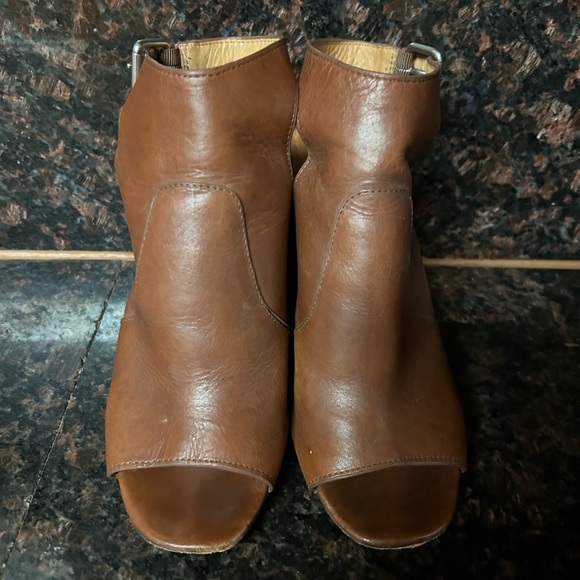 Coach Chunky Heel Brown Leather Ankle Strap Sandals Size 8.5 - Picture 4 of 12